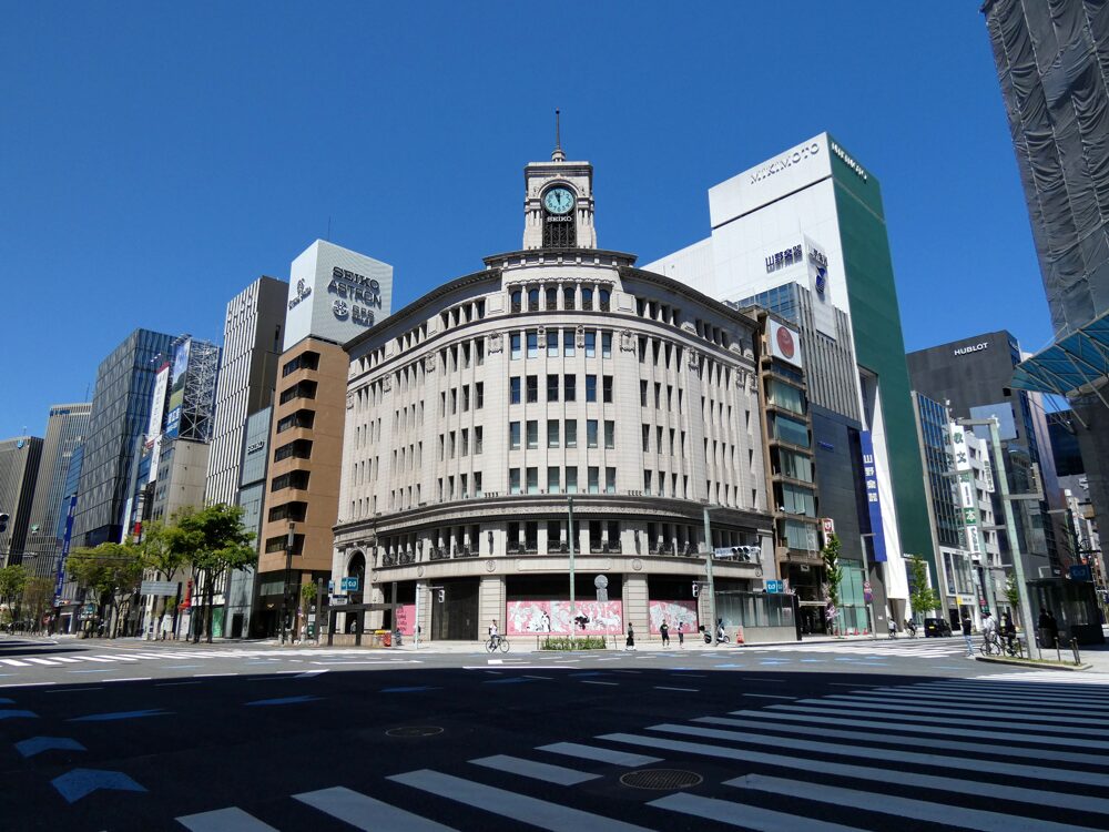 銀座四丁目交差点 右折待ち位置と横断歩道の確認手順